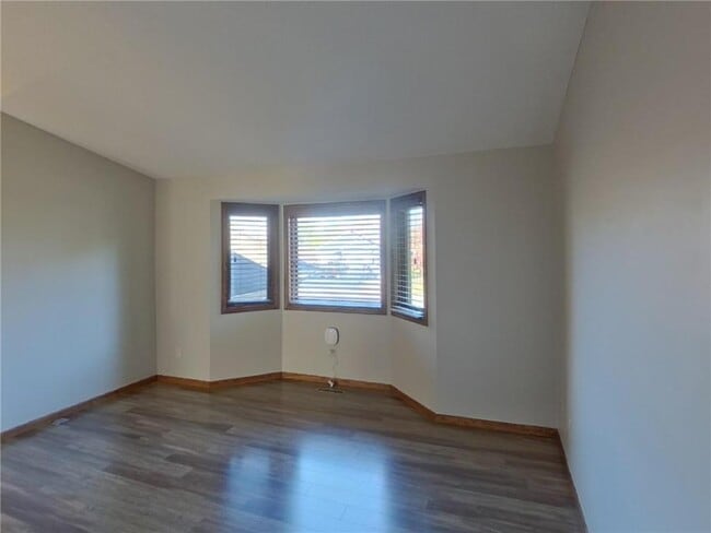 Photo - 10430 163rd St W