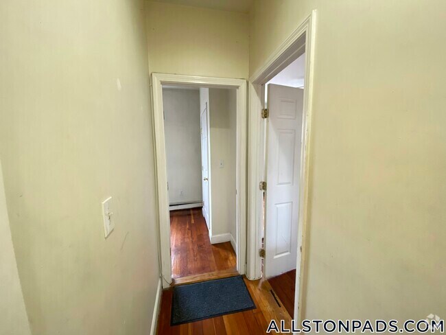 Building Photo - 15 Linden St Rental