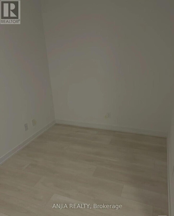 Photo - 8 Beverley Glen Blvd Unité D420