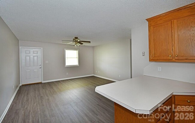 Photo - 166 Glen-Gar Dr