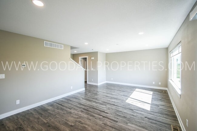 Photo - 1007 Warren St