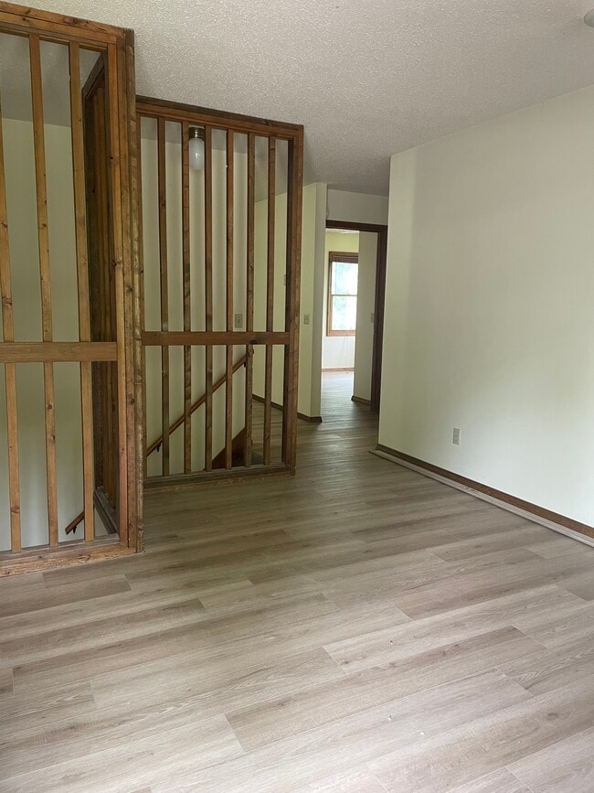 Photo - 403-405 S 8th Ave