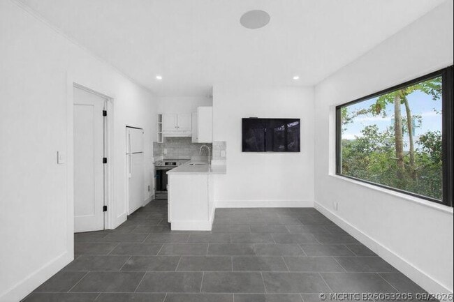 Photo - 3720 Morton Ave