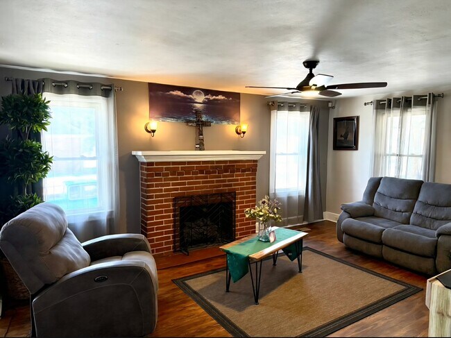 Living room - 319 Clymer Ave