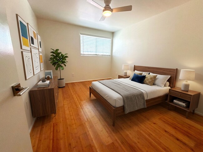 Photo - 17306 Bronte Pl