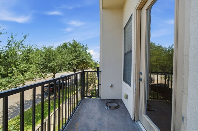 Photo - 1206 Delano St