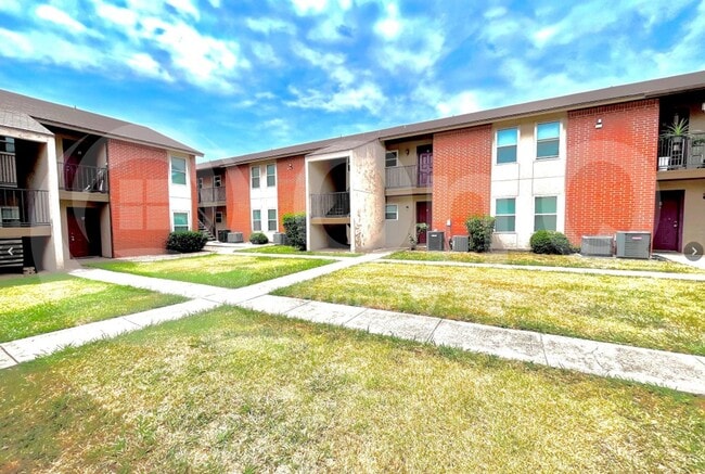 Photo - 410 Bryan St