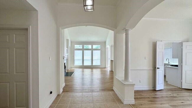 Photo - 7510 Golden Thistle Ln