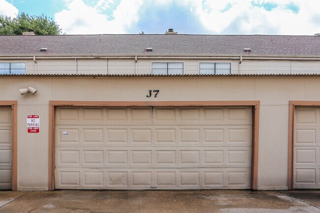 Photo - 9901 Sharpcrest St Unit J7