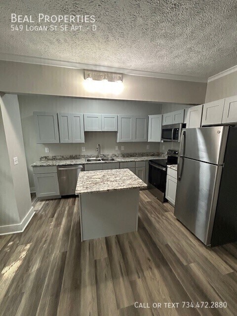 Photo - 549 Logan St SE Unit D