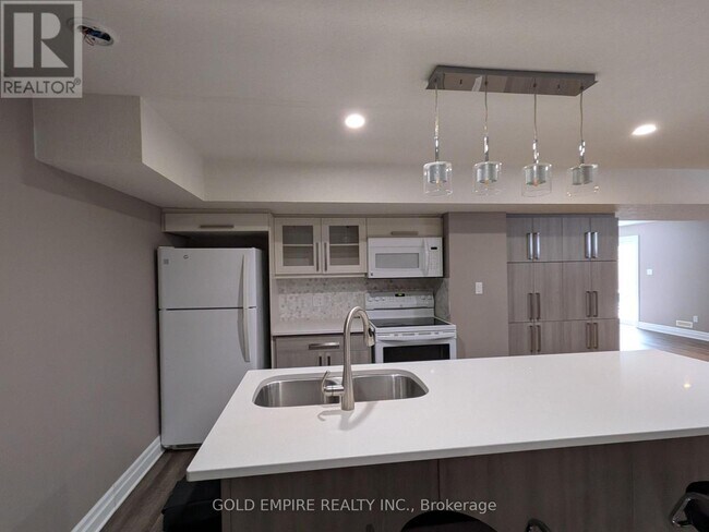 Photo - 747 Redtail Ct