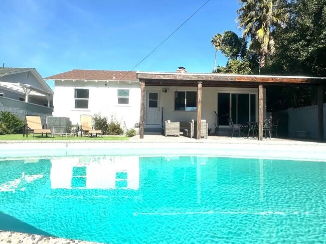 Building Photo - 15732 Covello St Rental