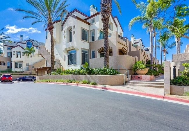 Building Photo - Desirable 2 Bedroom 2.5 Bathroom Townhome ...