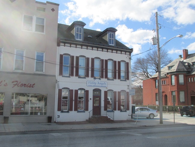 Front - 102 Carlisle St Unit 102B