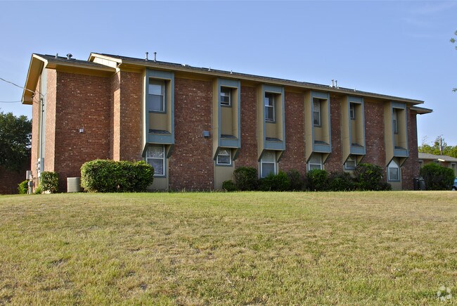 Photo - Granbury Heights Apartments