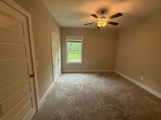 Photo - 630 Village Dr