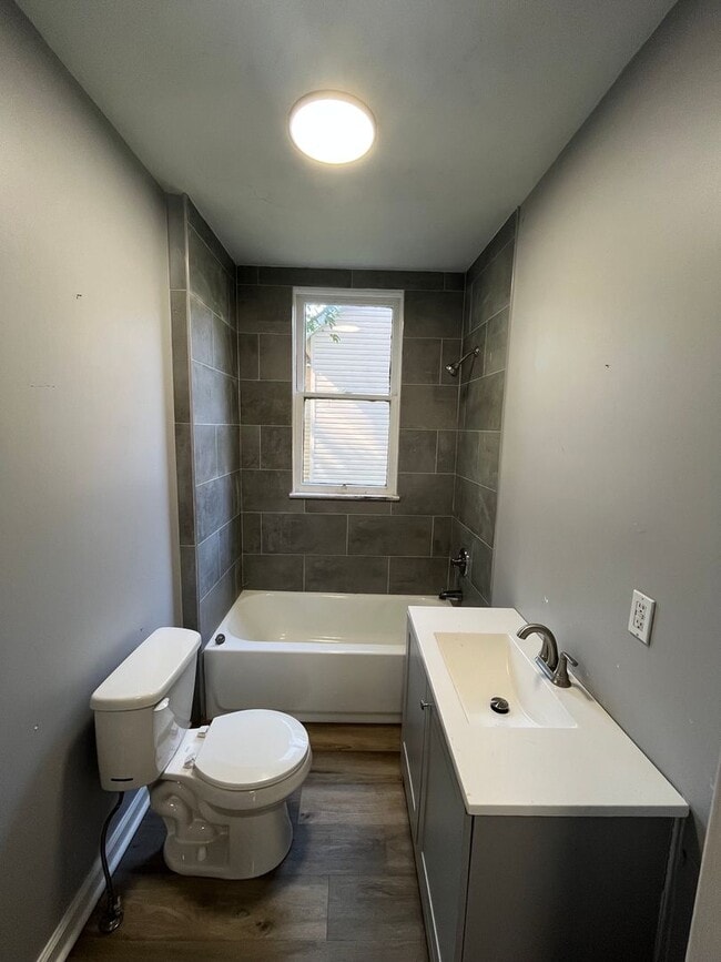 Photo - 109 5th Ave NW