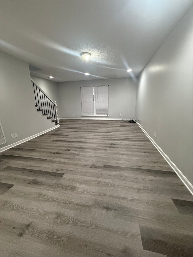 Building Photo - 3158 16th Ave Unit 100