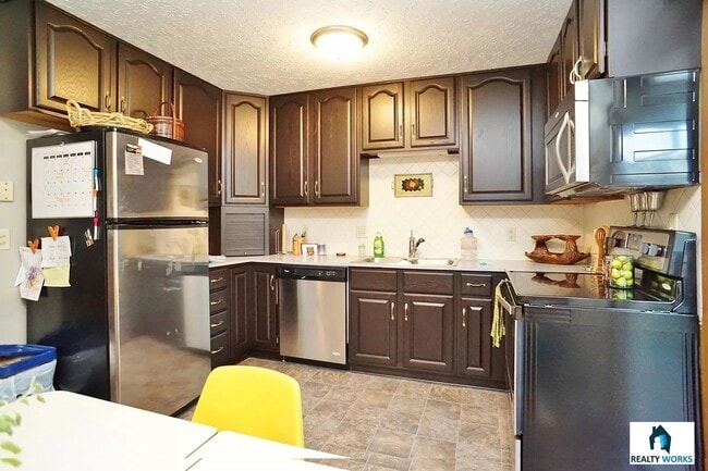 Photo - 4 Bedroom House for Rent