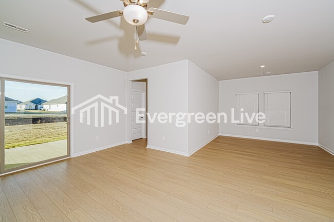 Photo - 104 Chain Bridge Circle