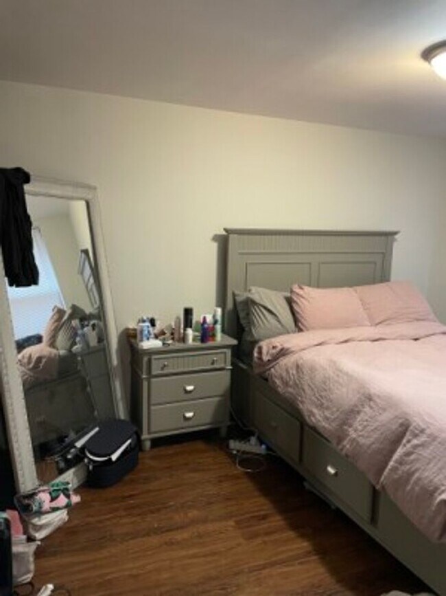 Photo - North End - 3 bedroom apartment (bi-level)...