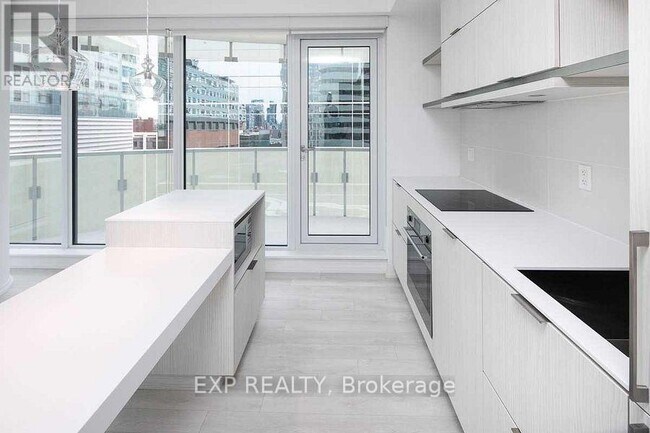 Photo - 197 Yonge St Unit 2205