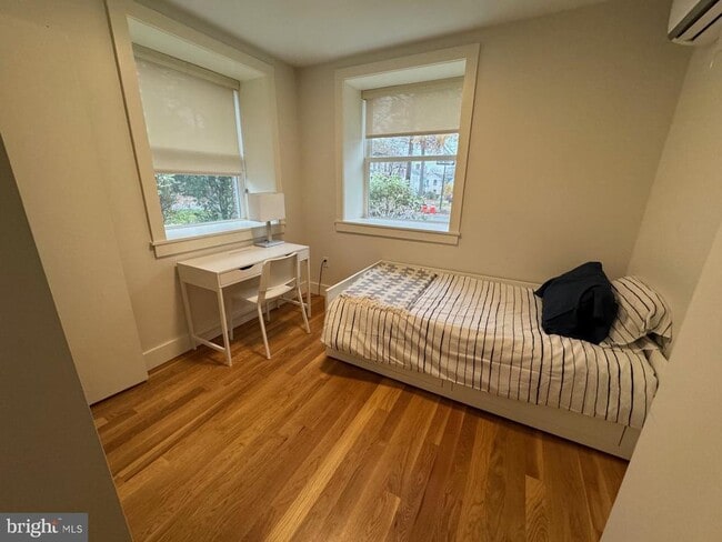 Photo - 30 MacLean St Unit 3 - FURNISHED