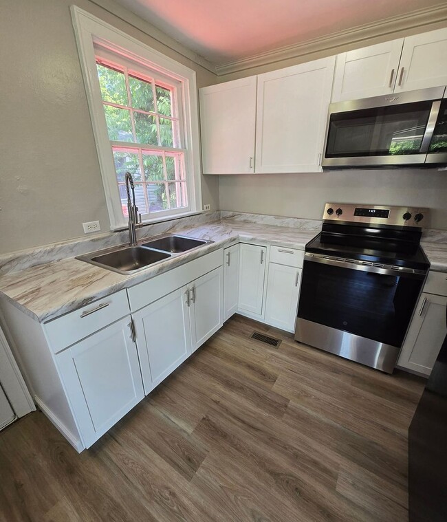 Photo - 817 Lockwood Ave