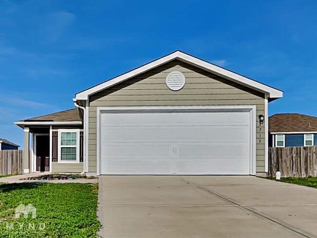 Building Photo - 5715 Rainbow Rd.