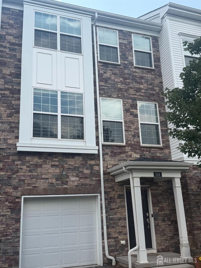 Building Photo - 504 Keenland Ct