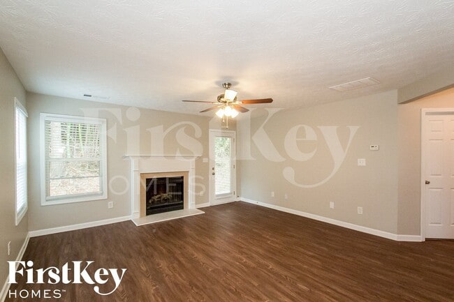 1392 Alcovy Falls Dr SE