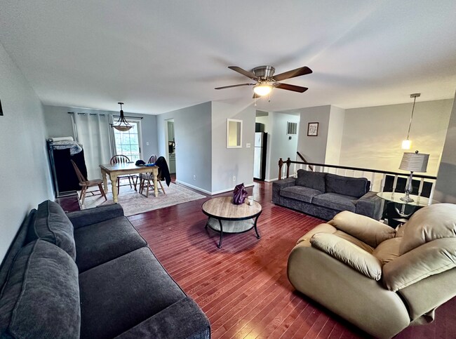 Photo - 10612 Holleybrooke Dr