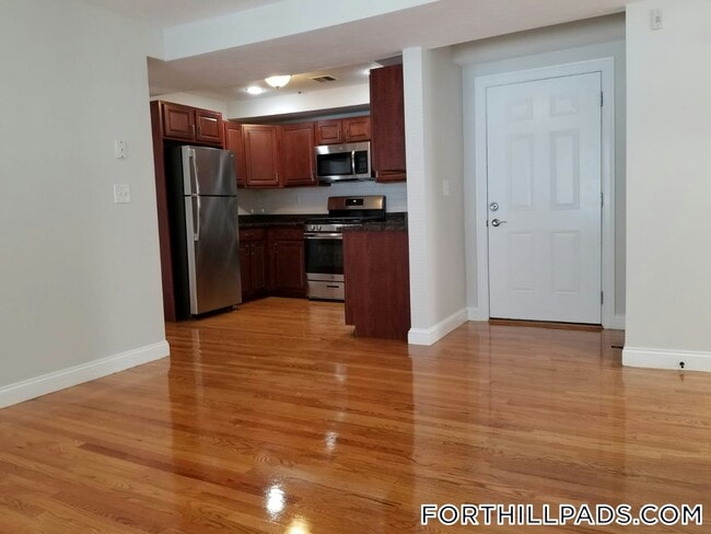 Photo - 16 Notre Dame St Unit 3