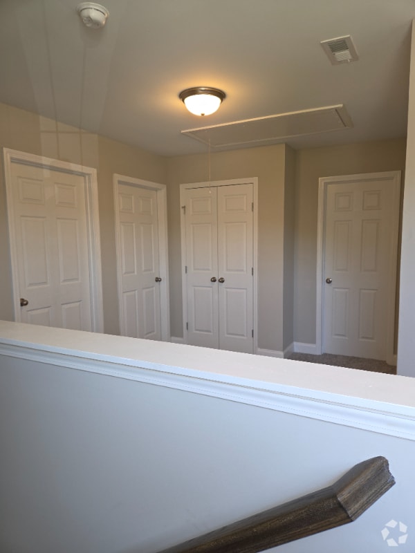 Building Photo - 405 Longstone Rd Rental