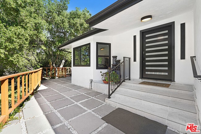 Photo - 4611 Louise Ave