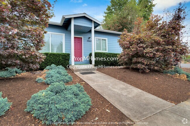 Building Photo - Cozy 3 Bedroom with Private Fenced Yard – ... Unit 15567 NE Glisan Street Rental