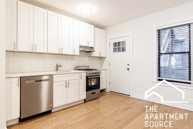 Building Photo - 4500 N Ashland Ave Unit 1N