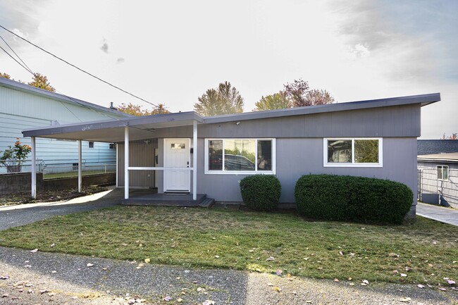 Building Photo - Spacious 3-Bedroom Home for Rent in Renton
