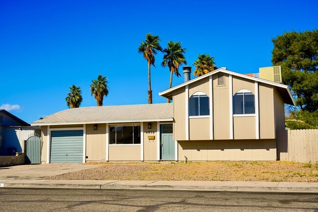 Building Photo - Updated 3-Bedroom, 2-Bath Tri-Level Home