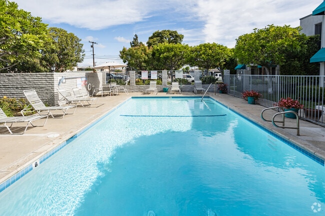 Pool - Sunset Bay III Apartment Community