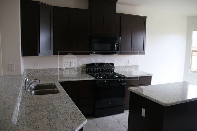 Photo - Beautiful Home for rent in Visalia, Ca