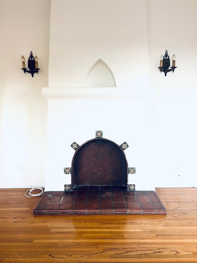 Photo - 3371 Tyburn St