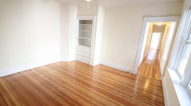 Building Photo - 11 Barrows St Rental