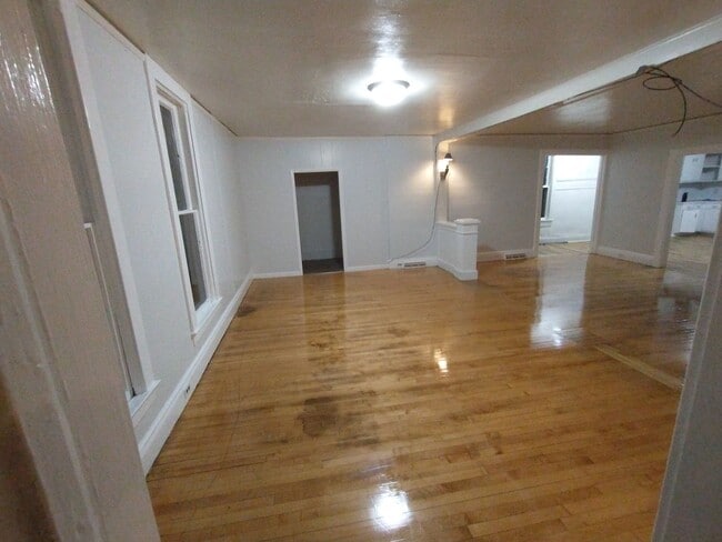 Photo - Fon Du Lac Apartments Unit Apt #3