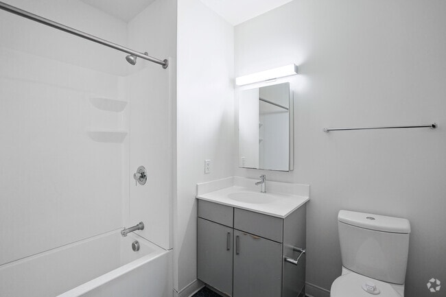 2BR, 1BA - 1,082SF - Bathroom