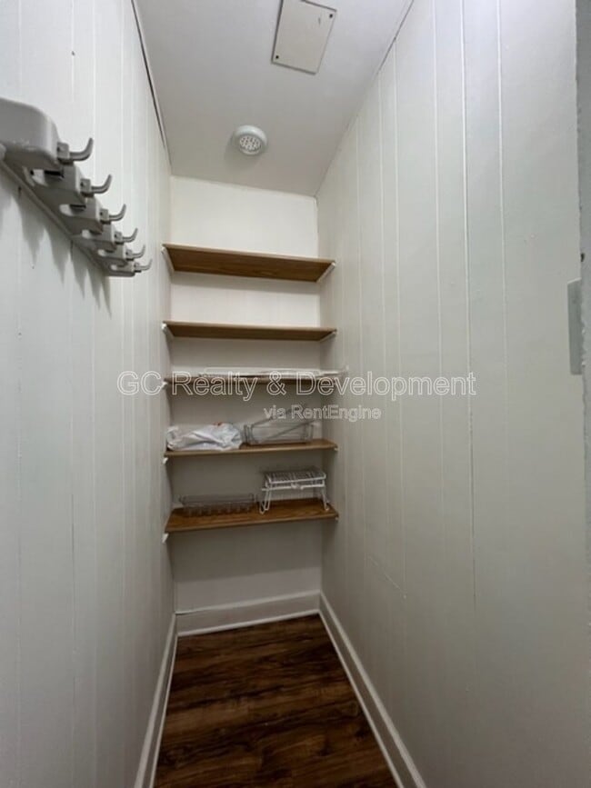 Photo - 220 Main St Unit 2r