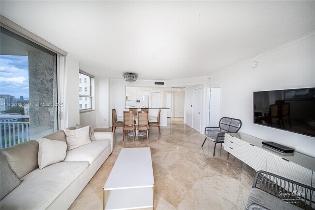 Photo - 19501 W Country Club Dr Condo Unit 1909