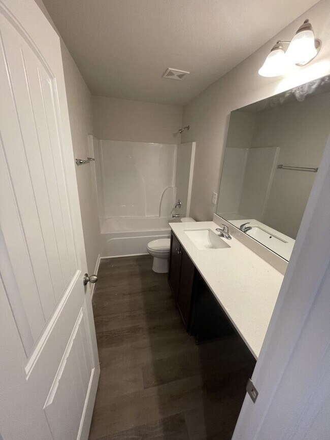 Photo - 3 Bd 2.5 Ba Townhouse