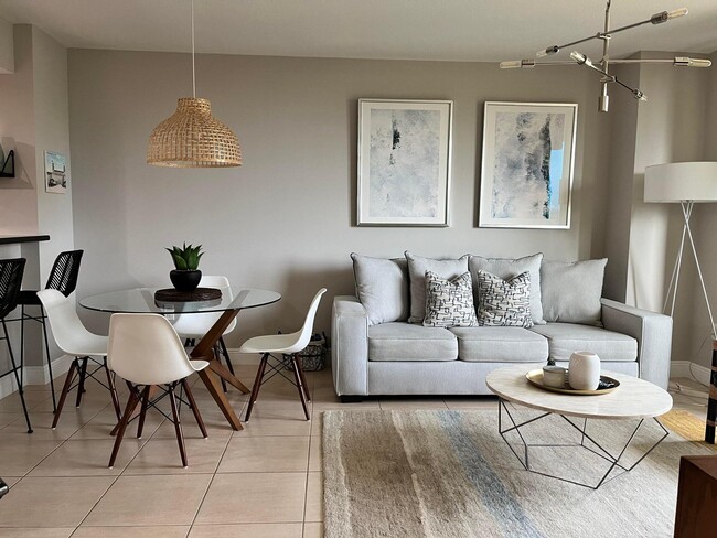 Photo - 610 Clematis St Unidad 503