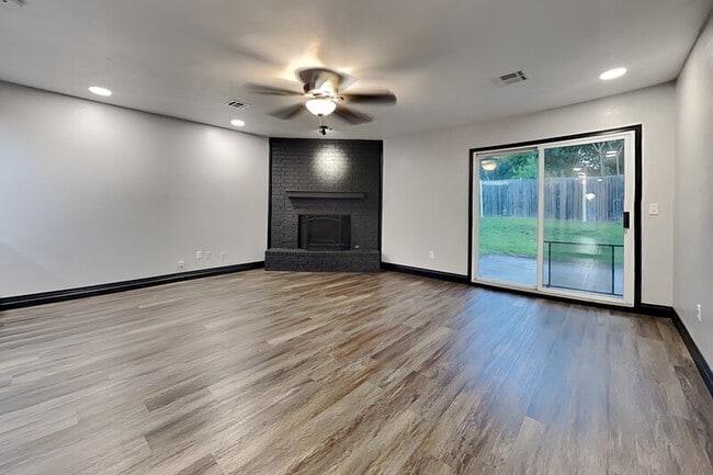 Photo - 640 N Markwell Ave